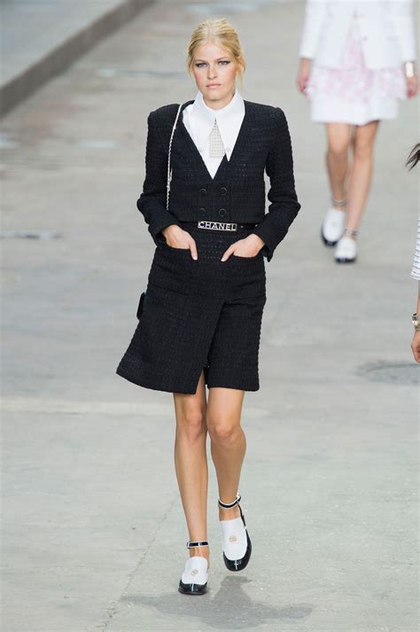 chanel tailleur|Chanel pret a porter.